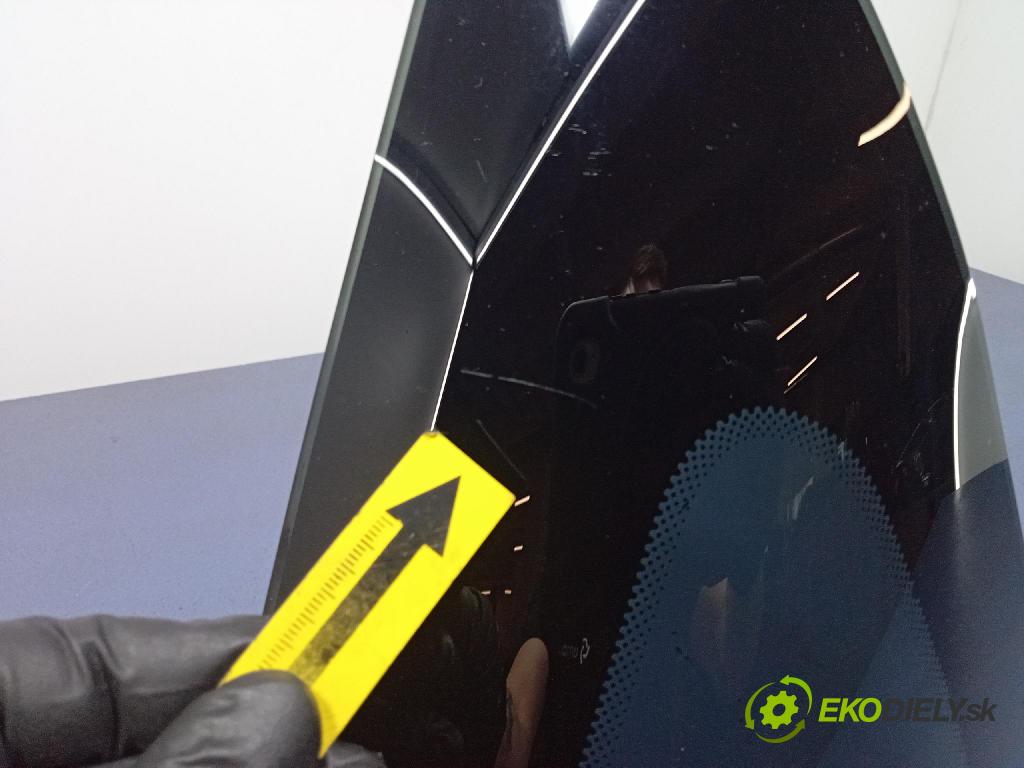 Peugeot 1007 2005 sklo Karoséria: zad