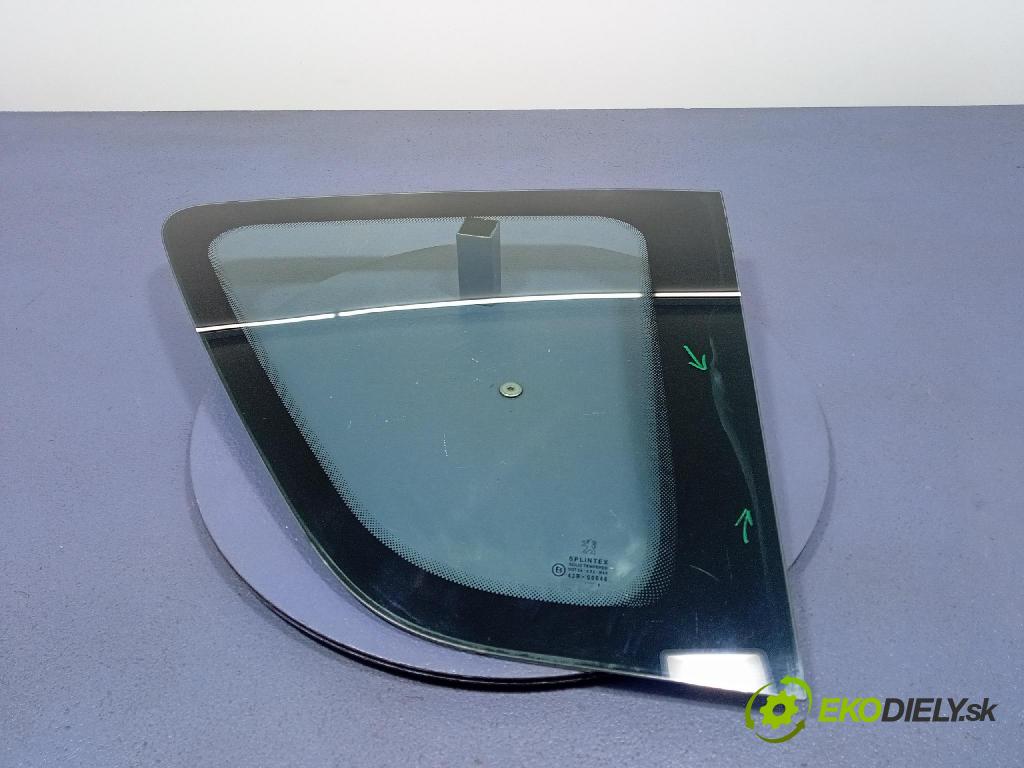 Peugeot 1007 2005 sklo Karoséria: zad