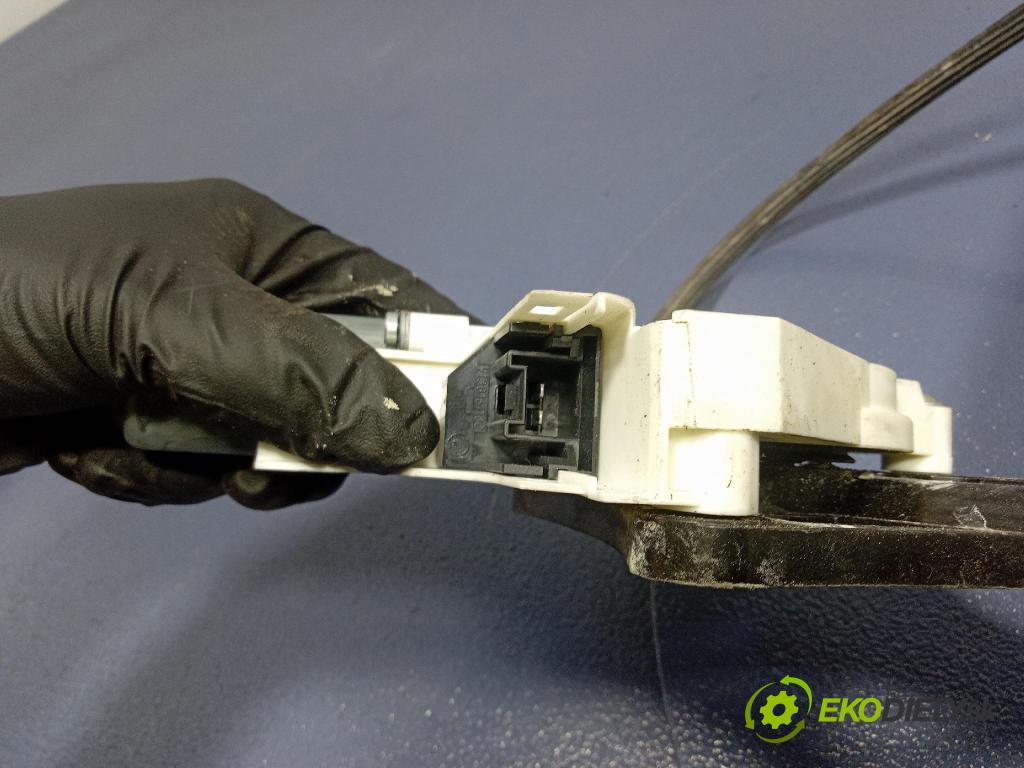 Audi A6 2016 mechanizmus okna Okná: Predné Vľavo: 8K0959801B