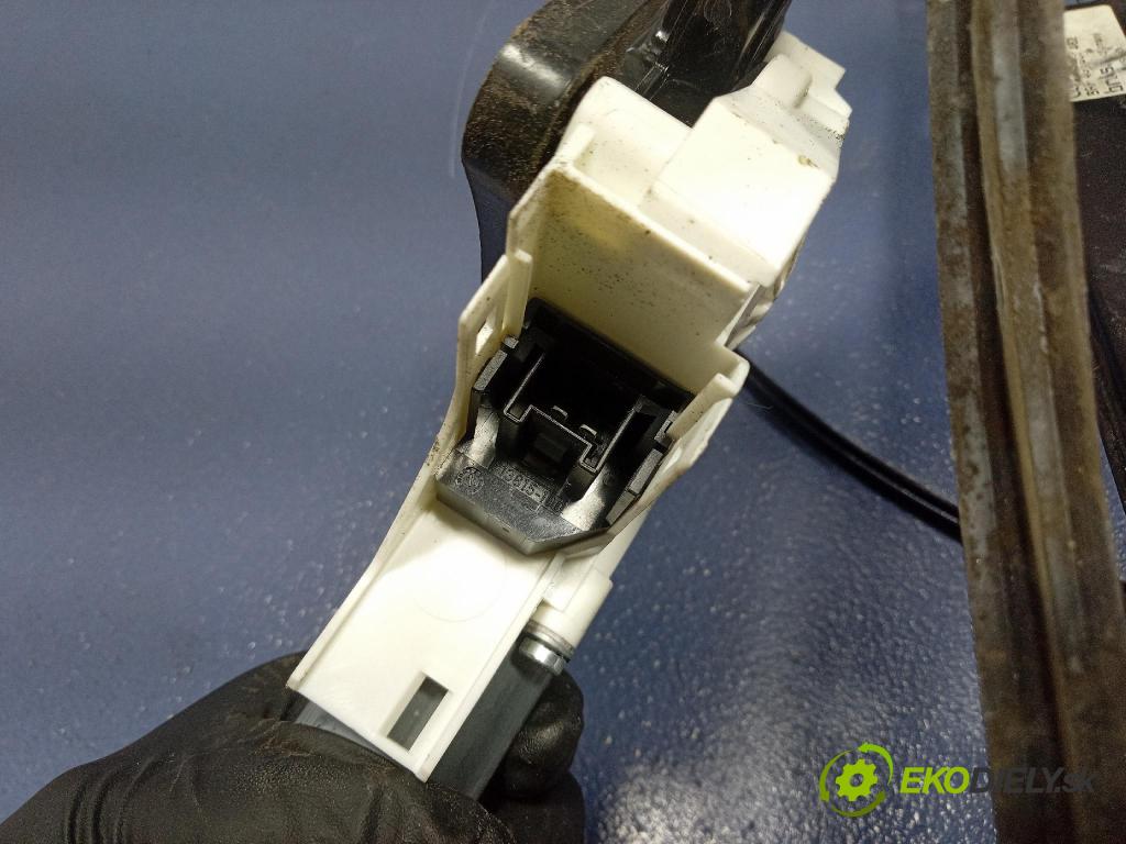 Audi A6 2016 mechanizmus okna Okná: Predné v pravo: 4G0837462