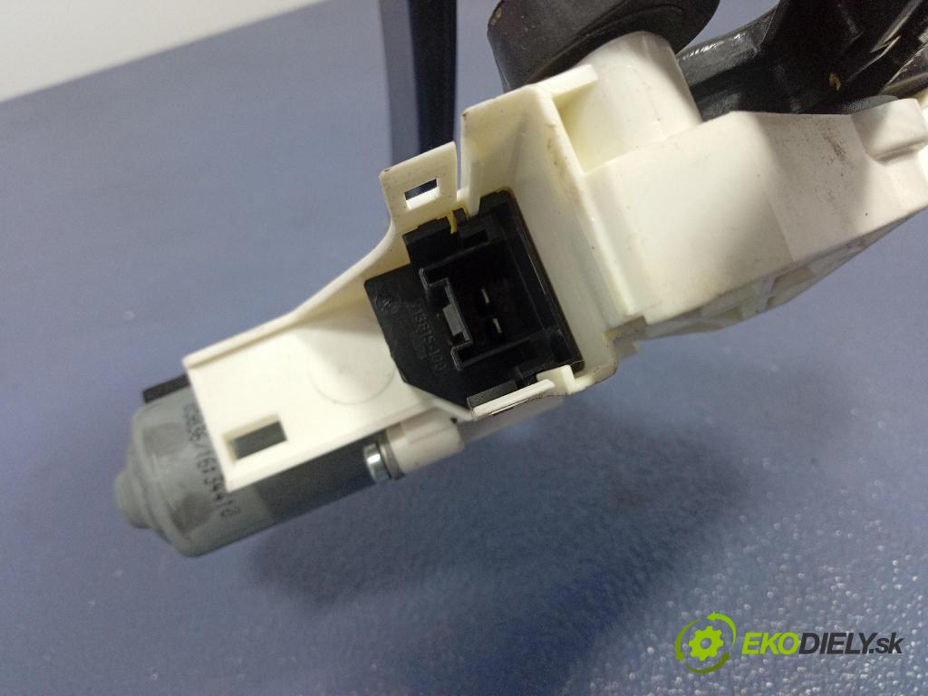 Audi A6 2016 mechanizmus okna Okná: zad v pravo: 4G0839462