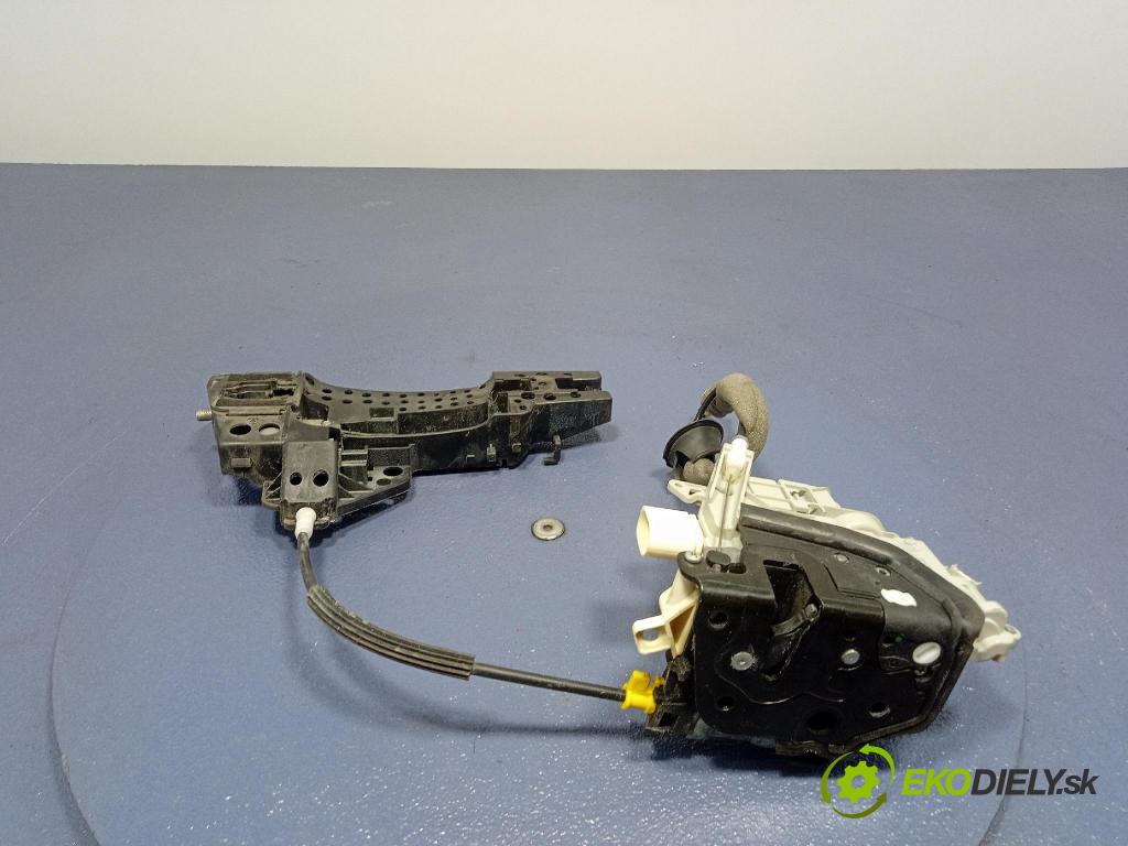 Audi A6 2016 zámok dvere zad v pravo: 4G0839016E