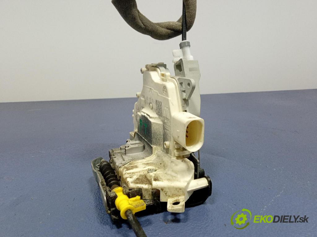 Audi A6 2016 zámok dvere zad v pravo: 4G0839016E