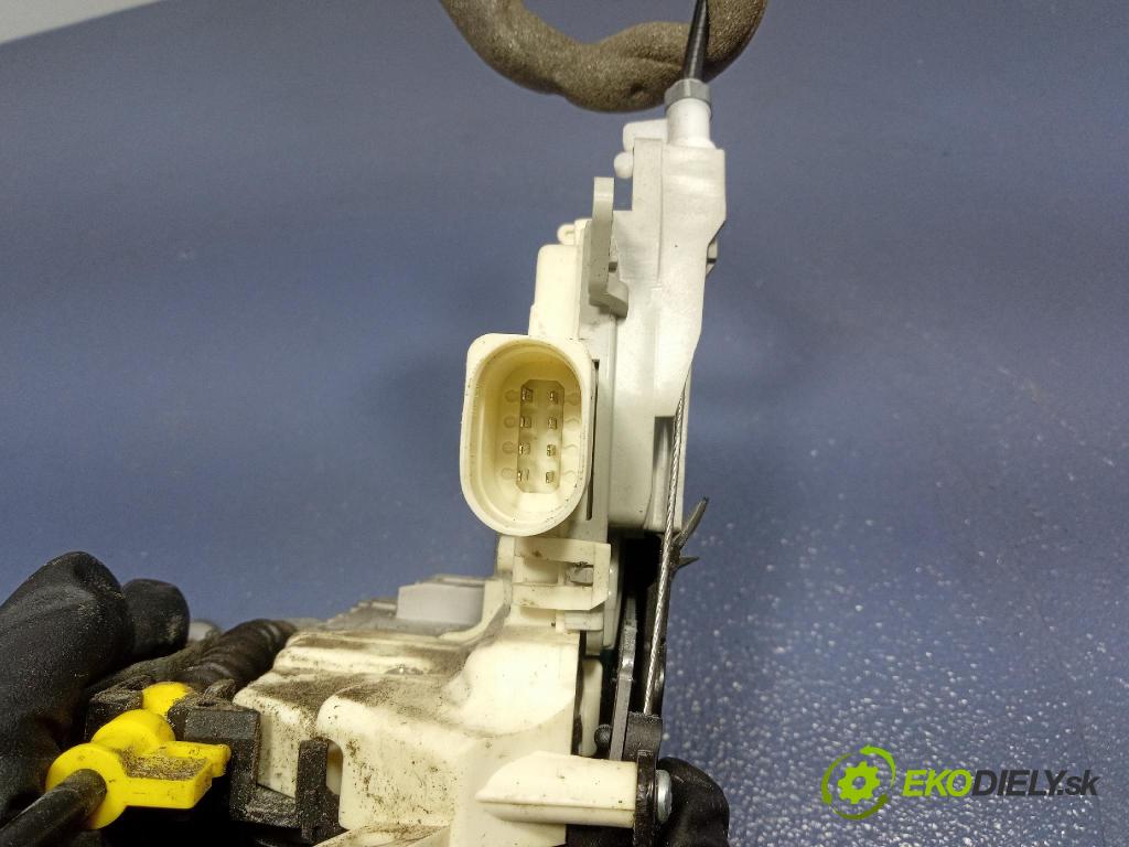 Audi A6 2016 zámok dvere zad v pravo: 4G0839016E