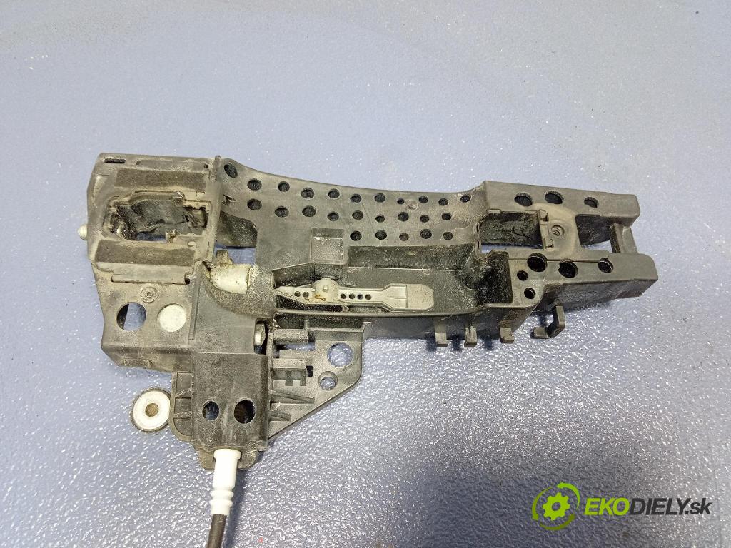 Audi A6 2016 zámok dvere zad v pravo: 4G0839016E