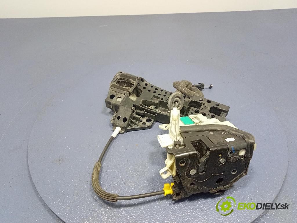 Audi A6 2016 zámok dvere Predné v pravo: 8J1837016F