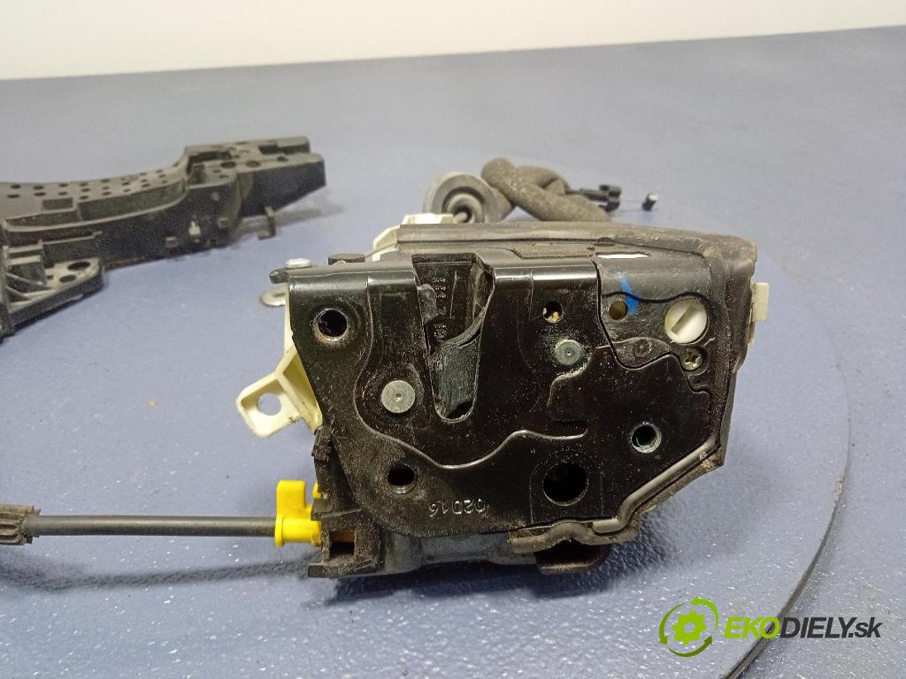 Audi A6 2016 zámok dvere Predné v pravo: 8J1837016F