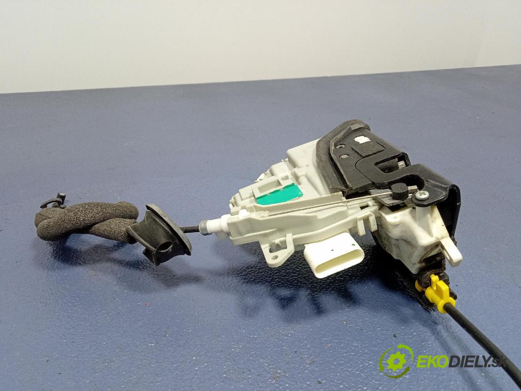 Audi A6 2016 zámok dvere Predné v pravo: 8J1837016F