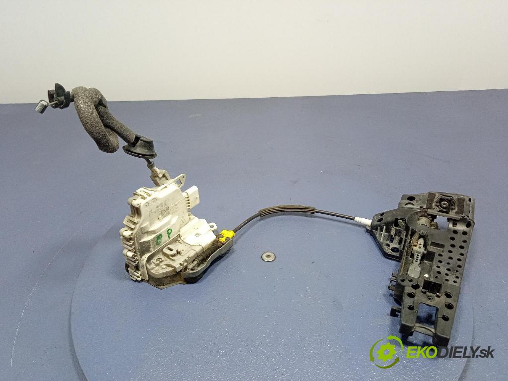 Audi A6 2016 zámok dvere Predné v pravo: 8J1837016F