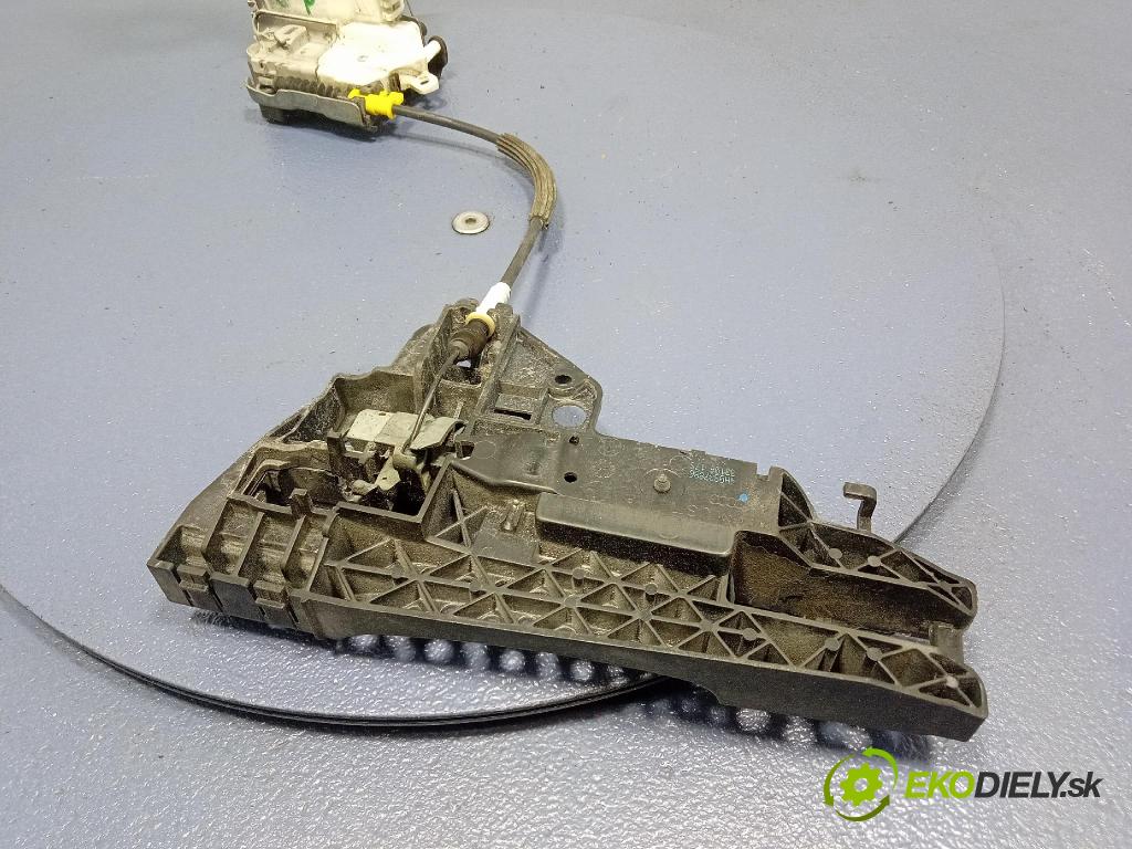 Audi A6 2016 zámok dvere Predné v pravo: 8J1837016F