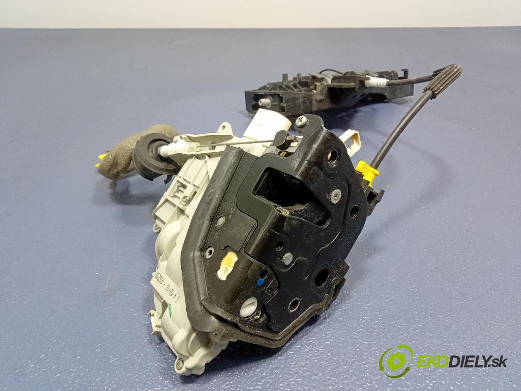 Audi A6 2016 zámok dvere zad Vľavo: 4G0839015E