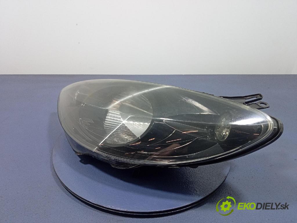 Peugeot 1007 2005 Reflektor: Vľavo: 9644998980