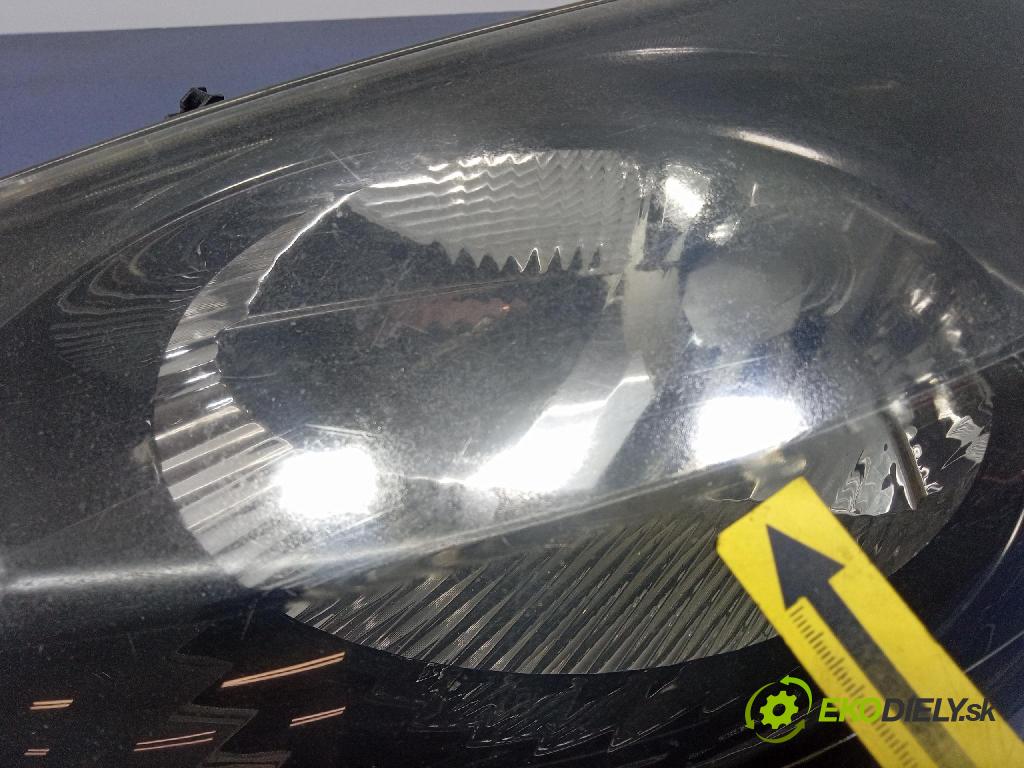 Peugeot 1007 2005 Reflektor: Vľavo: 9644998980