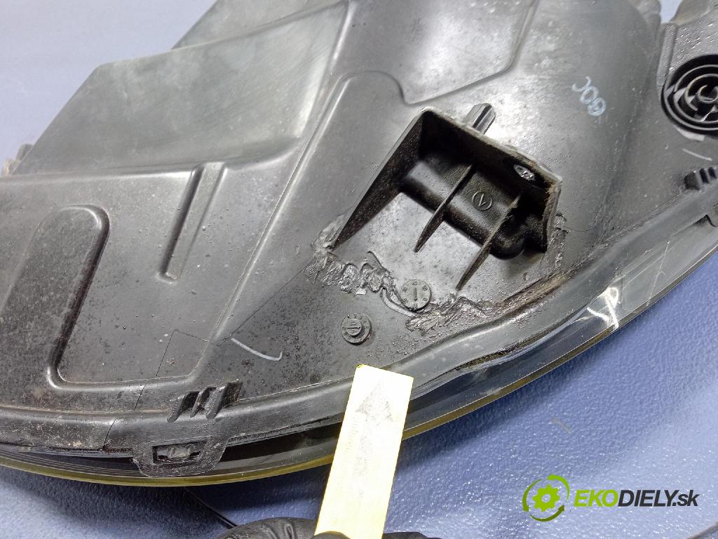 Peugeot 1007 2005 Reflektor: v pravo: 9644998780