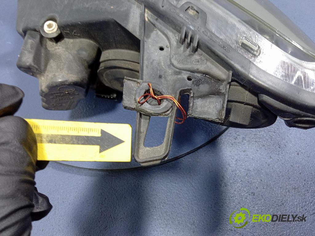 Peugeot 1007 2005 Reflektor: v pravo: 9644998780