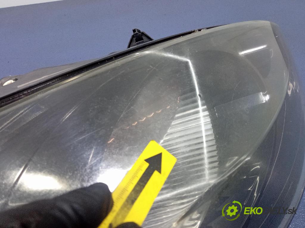 Peugeot 1007 2005 Reflektor: v pravo: 9644998780