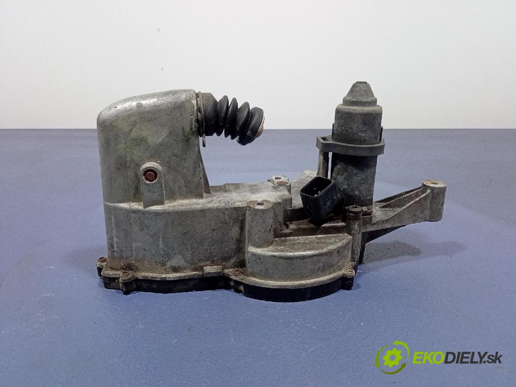 Peugeot 1007 2005 Aktuátor: 013981000089