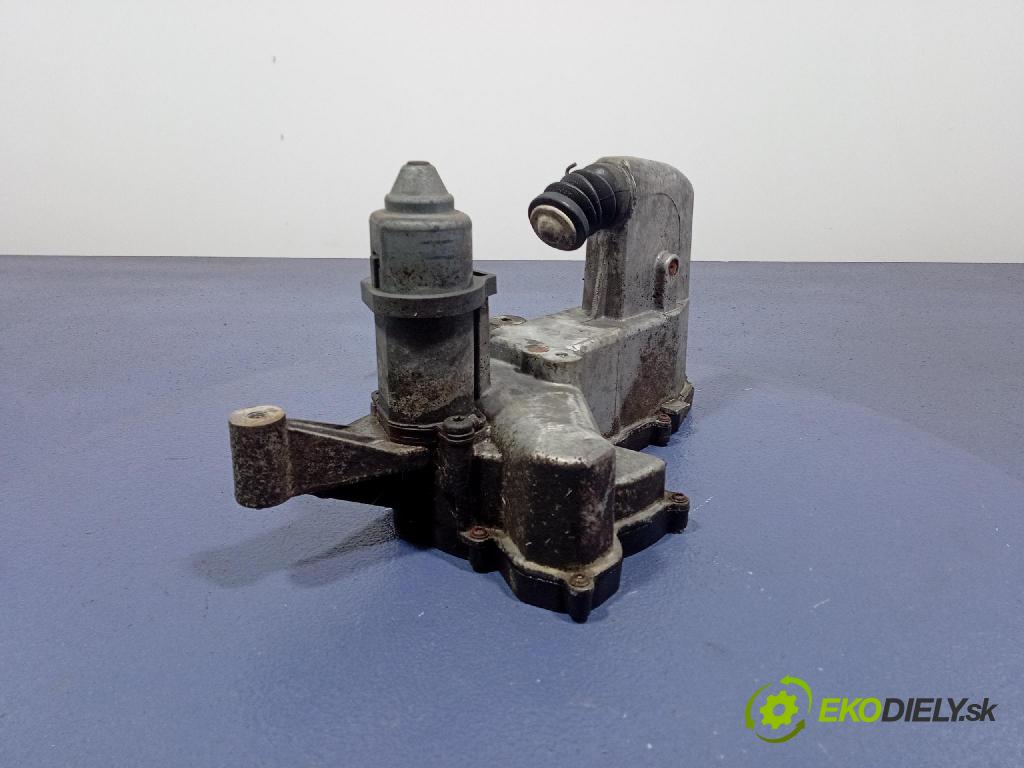 Peugeot 1007 2005 Aktuátor: 013981000089