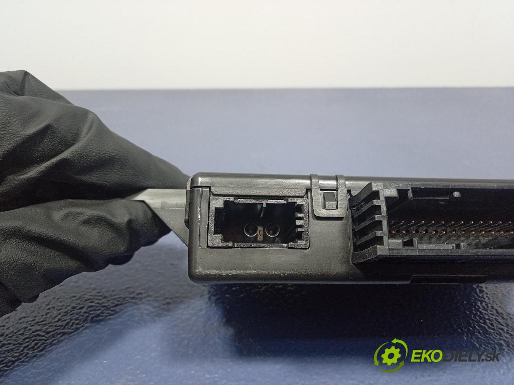 Audi A6 2016 riadiaca jednotka 4G907468F