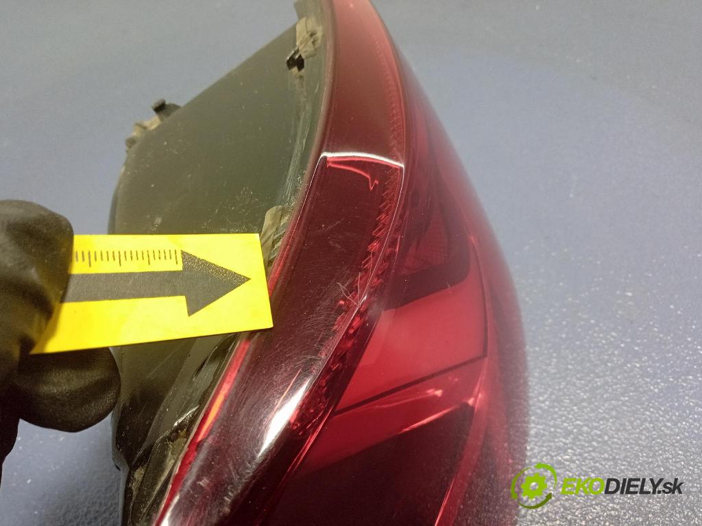 Audi A6 2016 svetlo / reflektor zad ľavá Vonkajsia: 4G9945095E