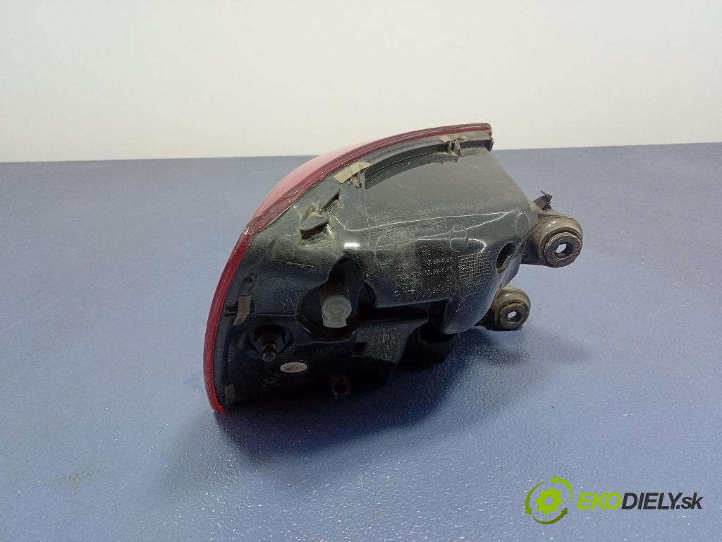 Audi A6 2016 svetlo / reflektor zad Prava: Vonkajsia: 4G9945096E