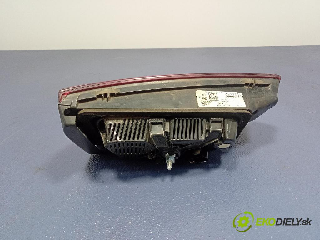 Audi A6 2016 svetlo / reflektor zad Prava: Vnútri: 4G9945094E