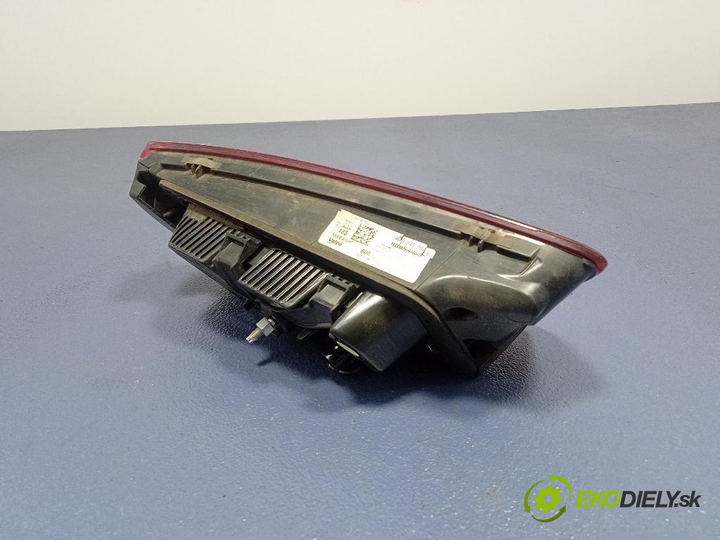 Audi A6 2016 svetlo / reflektor zad Prava: Vnútri: 4G9945094E