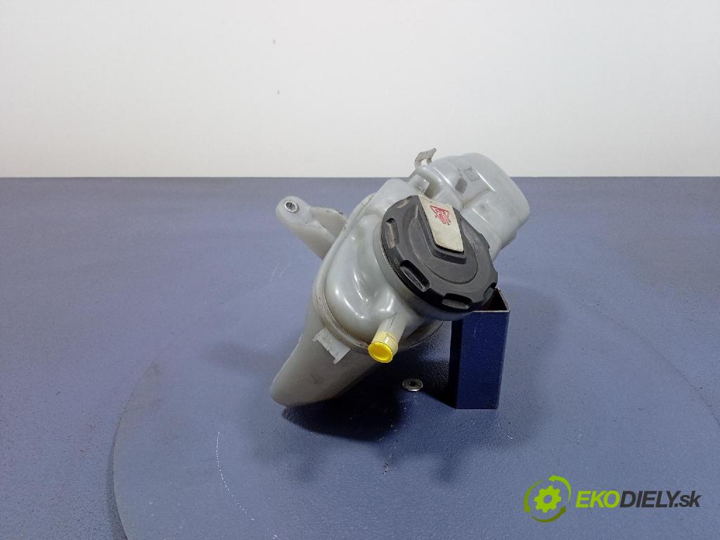 Audi A6 2020 nádržka Kompenzačné: 4K0121405K