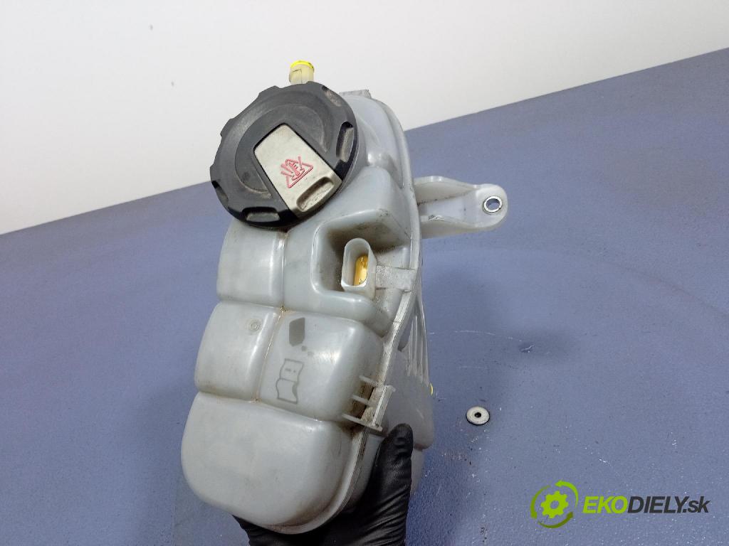 Audi A6 2020 nádržka Kompenzačné: 4K0121405K