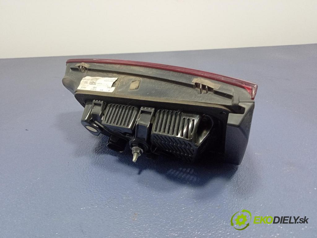 Audi A6 2016 svetlo / reflektor zad ľavá Vnútri: 4G9945093E