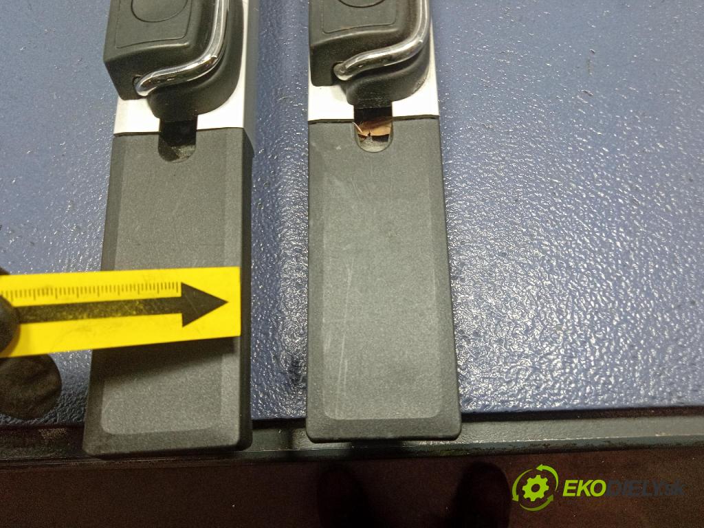 Audi A6 2016 Čalounictví: kufra: 4G9863556A