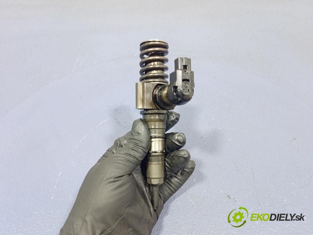 Vw Passat 2005 vstrek 03G130073S