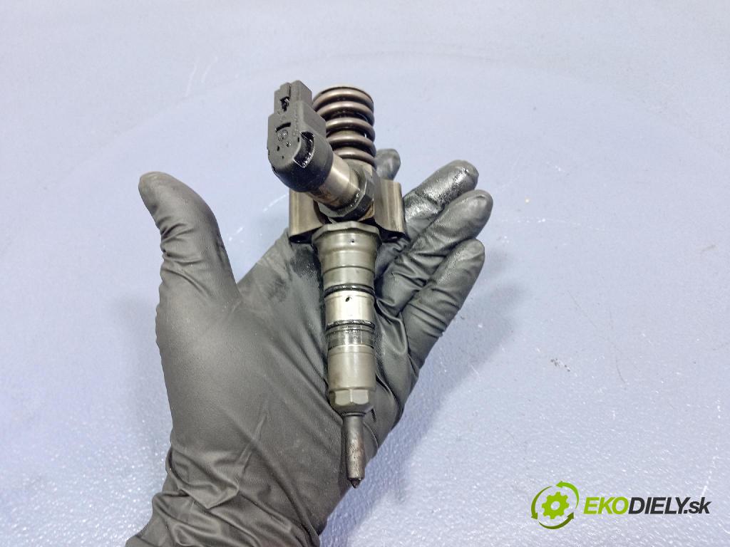 Vw Passat 2005 vstrek 03G130073S