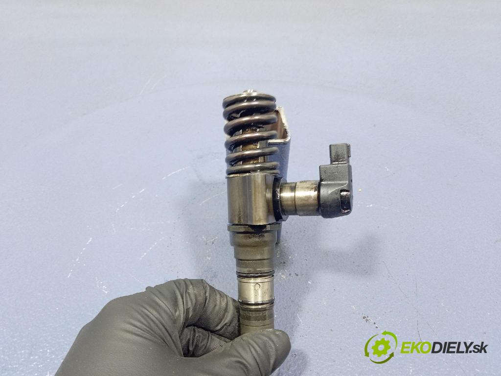 Vw Passat 2005 vstrek 03G130073S