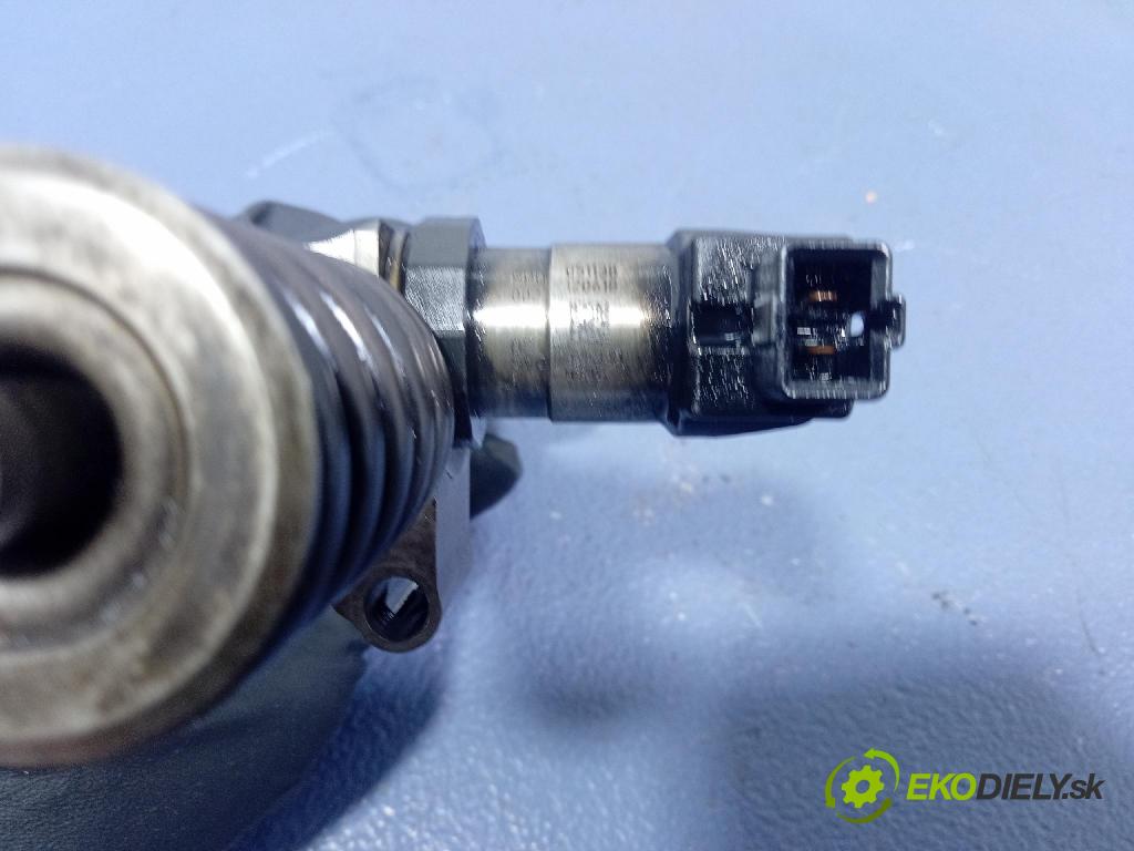 Vw Passat 2005 vstrek 03G130073S