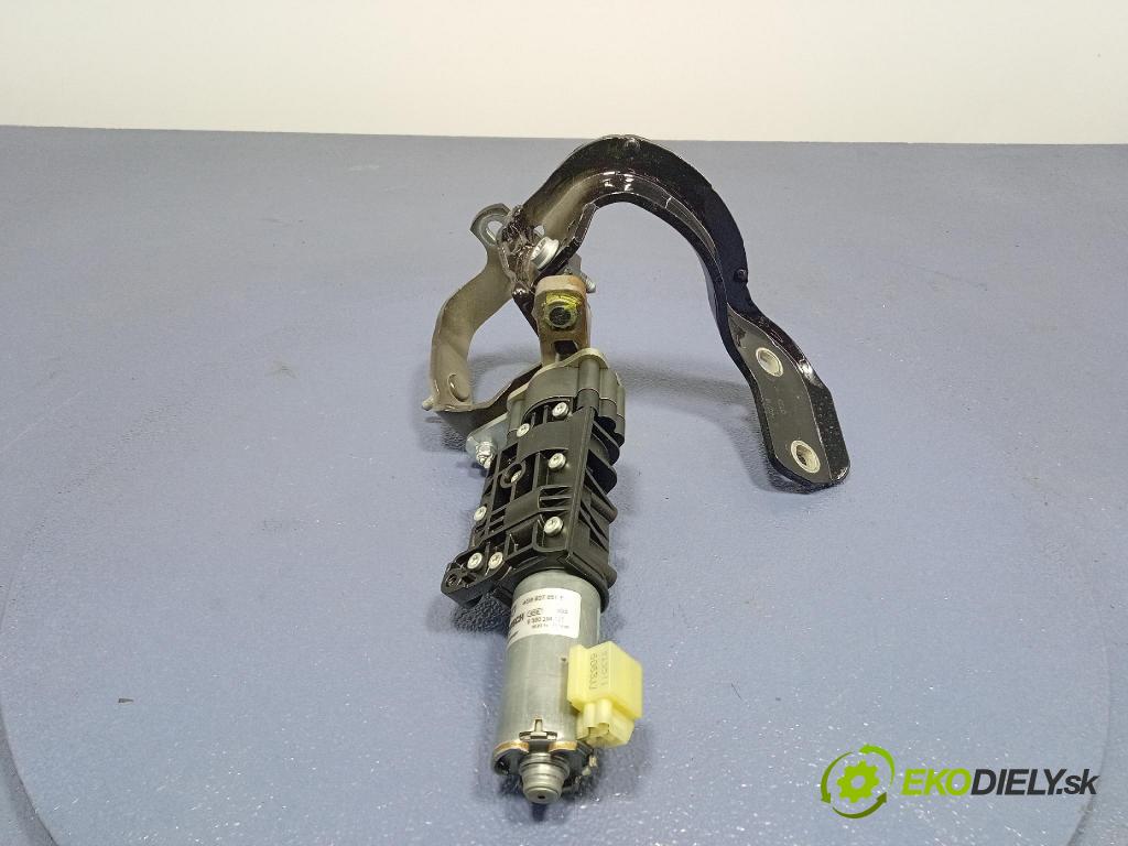 Audi A6 2016 Aktuátor: 4G9827851E