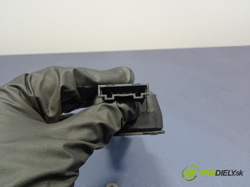 Audi A6 2016 zámok Klapky: kufra: 4F9827383H