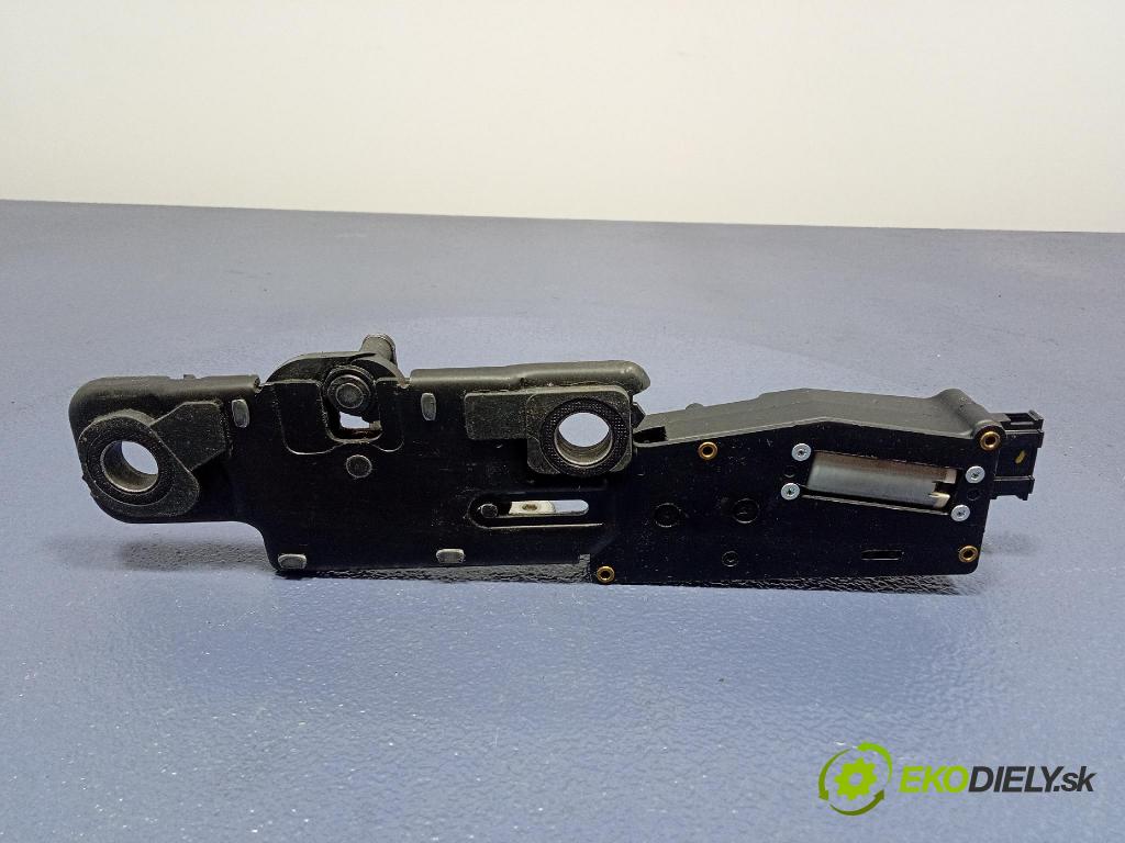 Audi A6 2016 zámok Klapky: kufra: 4F9827383H