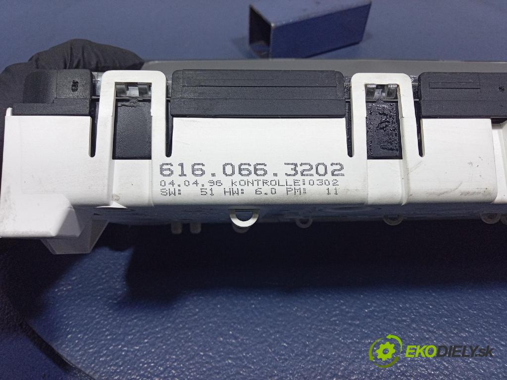 Vw Passat 1996 prístrojovka/ budíky 3A0919861E