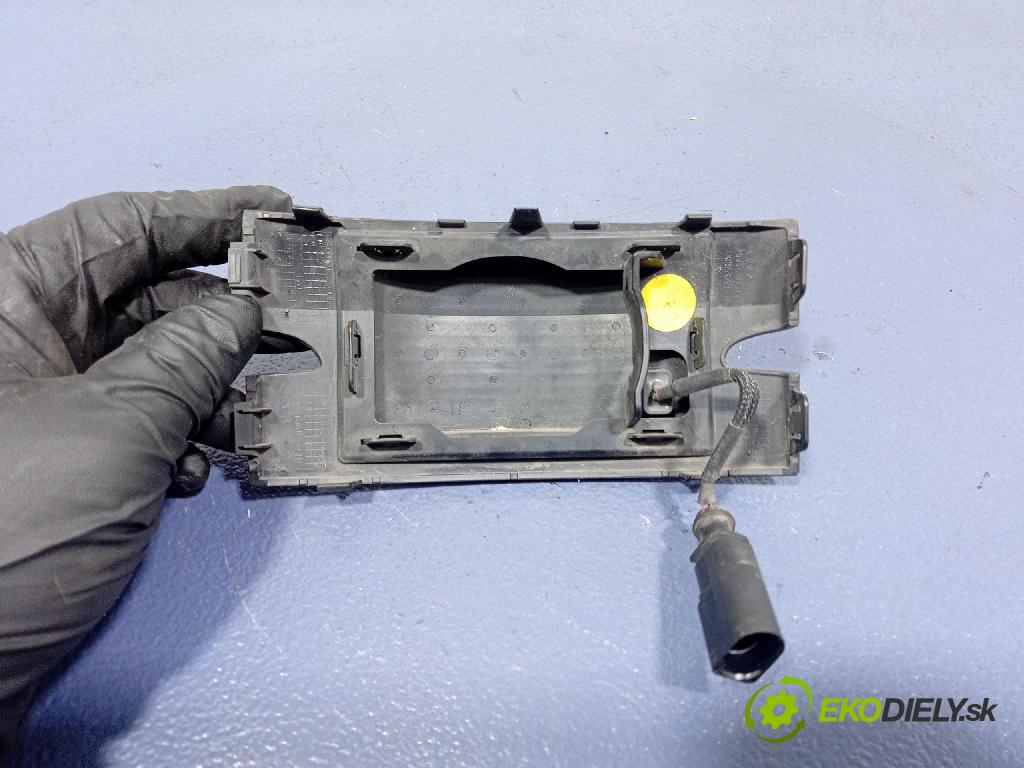 Audi A6 2020 miežka / Gril: 4K0853631