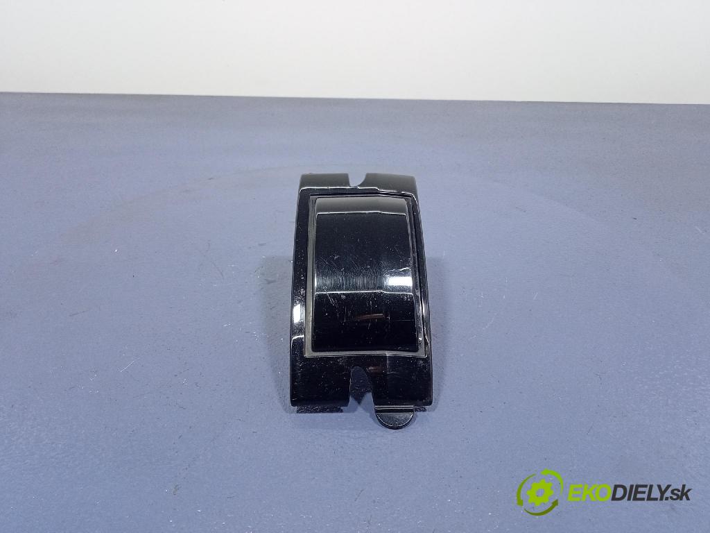 Audi A6 2020 miežka / Gril: 4K0853294C