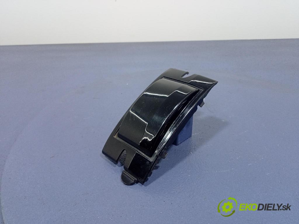 Audi A6 2020 miežka / Gril: 4K0853294C