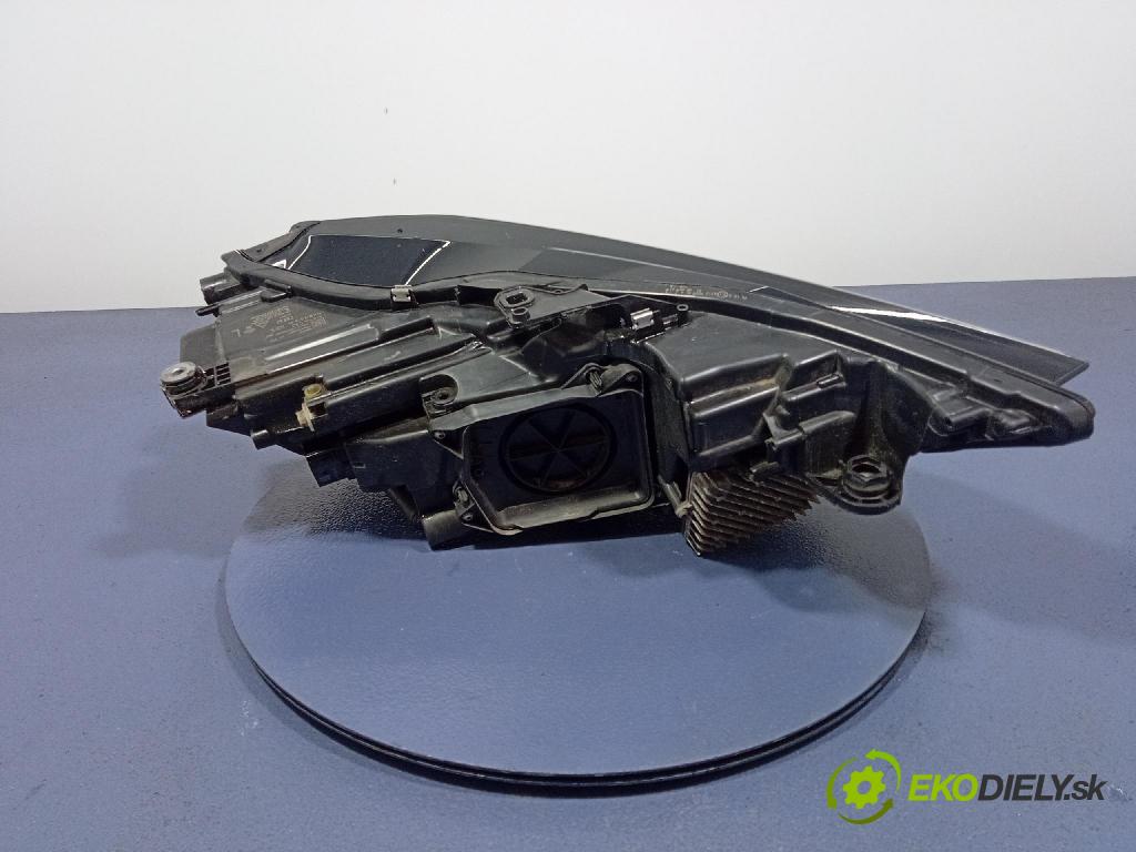 Audi A6 2020 Reflektor: Vľavo: 4K0941033