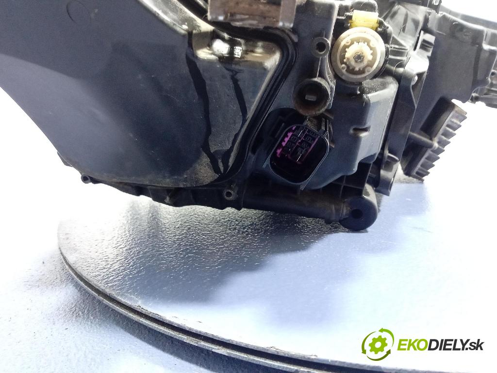 Audi A6 2020 Reflektor: Vľavo: 4K0941033