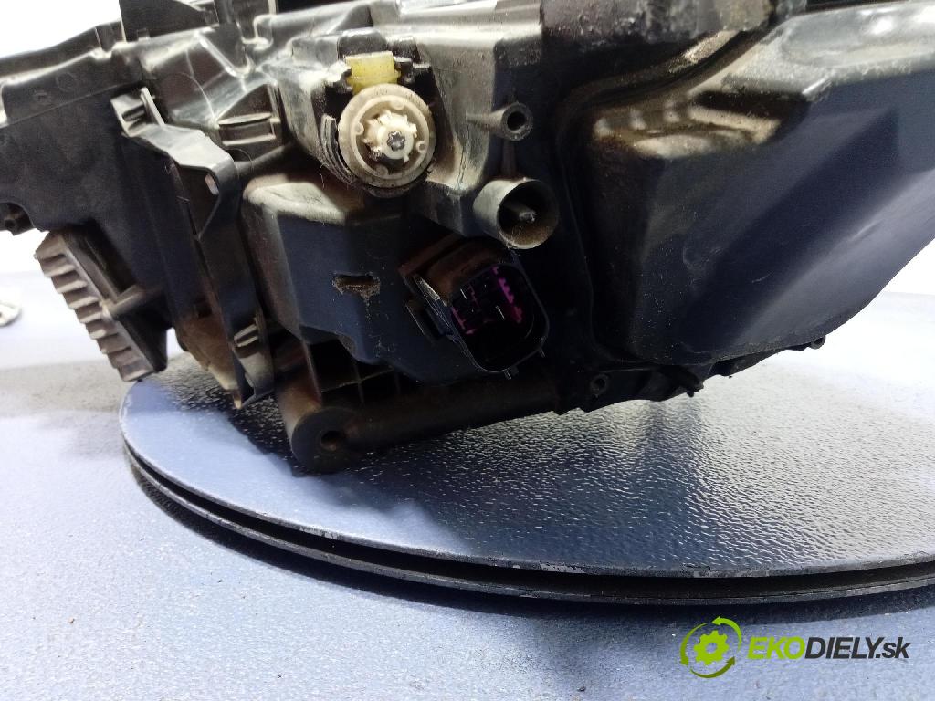 Audi A6 2020 Reflektor: v pravo: 4K0941034