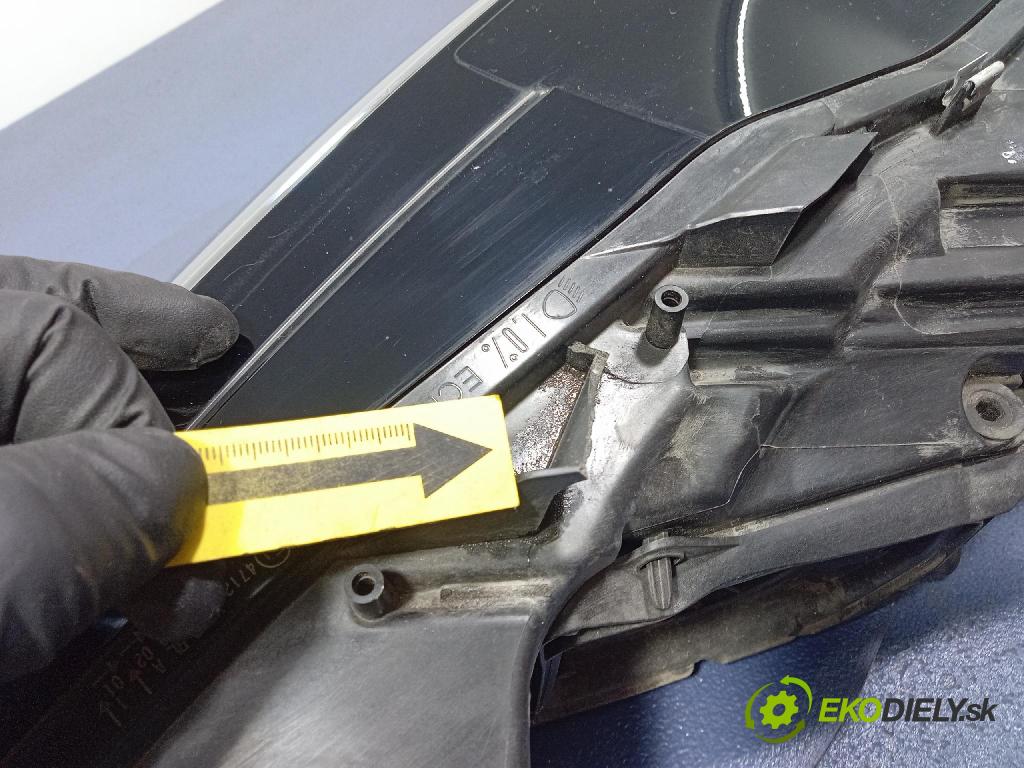 Audi A6 2020 Reflektor: v pravo: 4K0941034