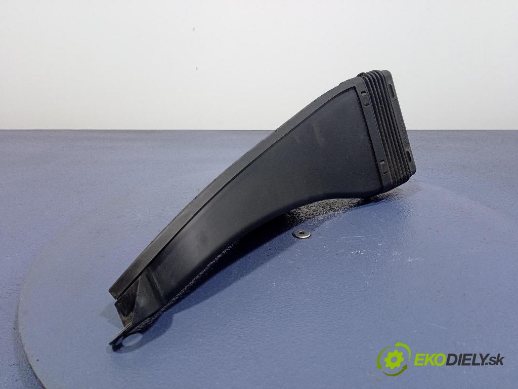 Audi A6 2020 Prívod: Vzduch: 4K0129520C