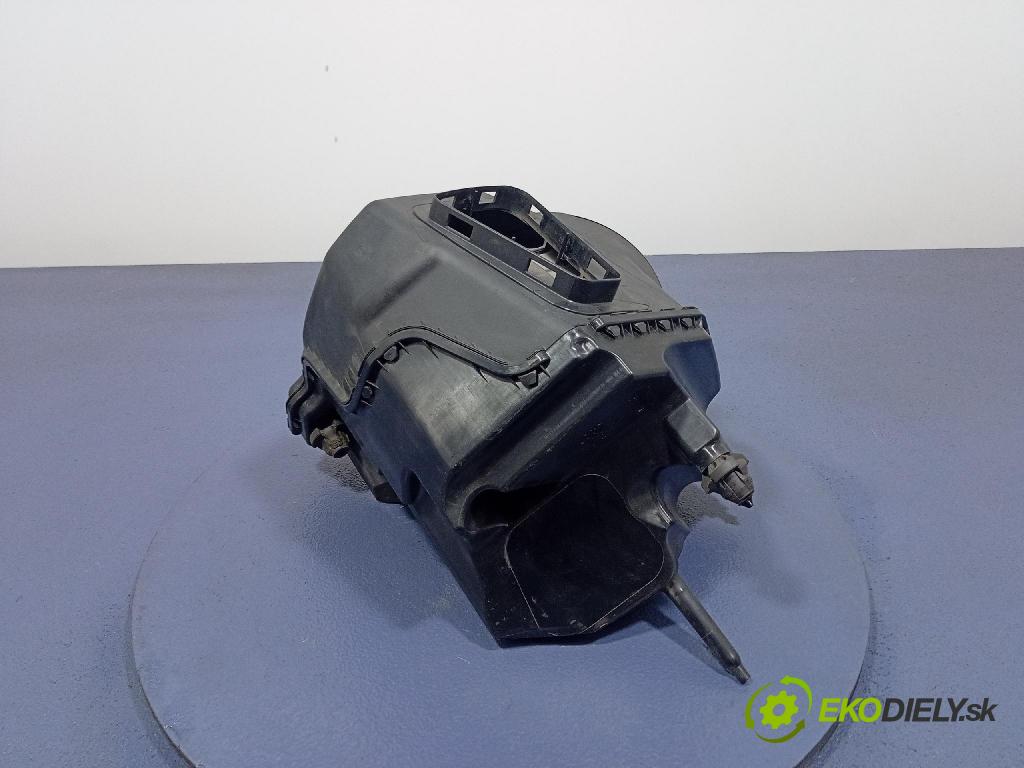 Audi A6 2020 obal Filtre: Vzduch: