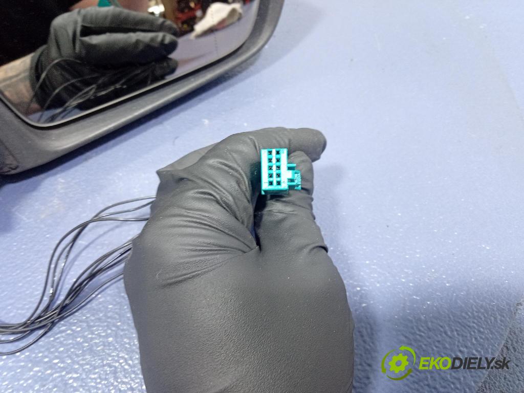 Mercedes B-Klasa 2005 zpětné zrcátko prave