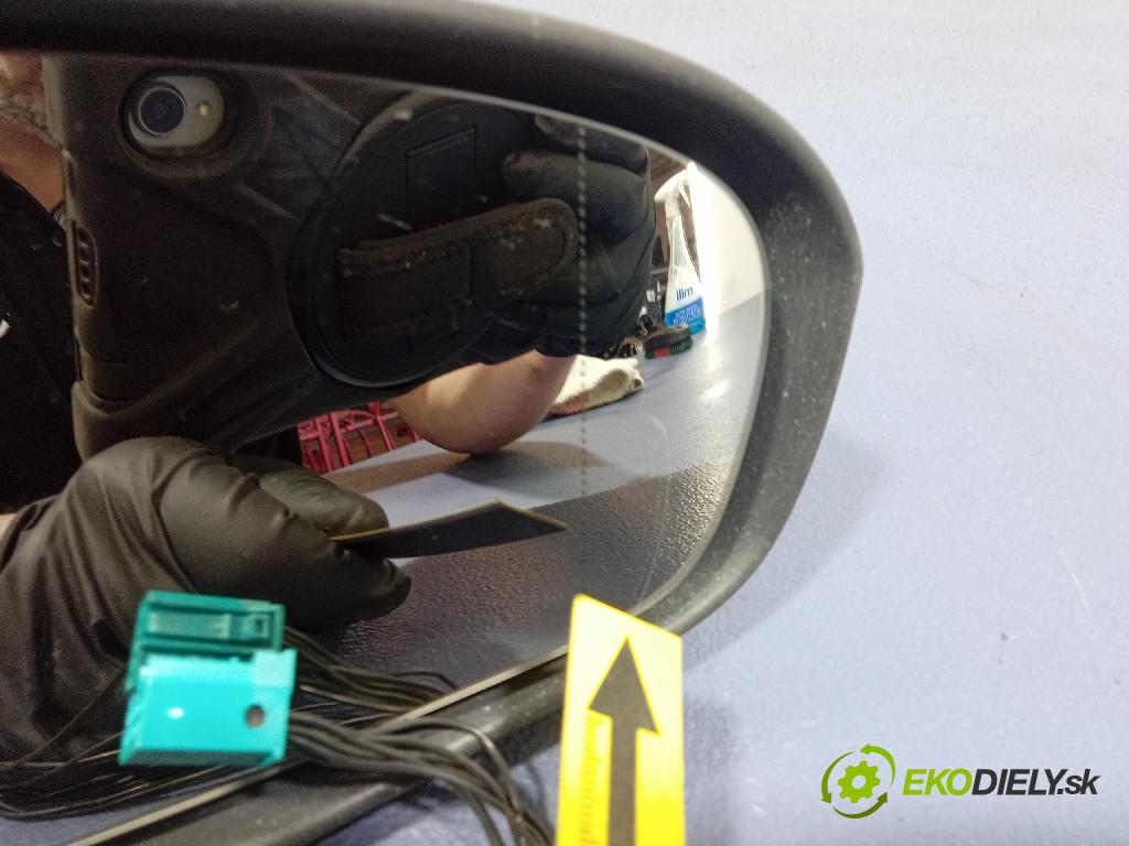 Mercedes B-Klasa 2005 zpětné zrcátko prave